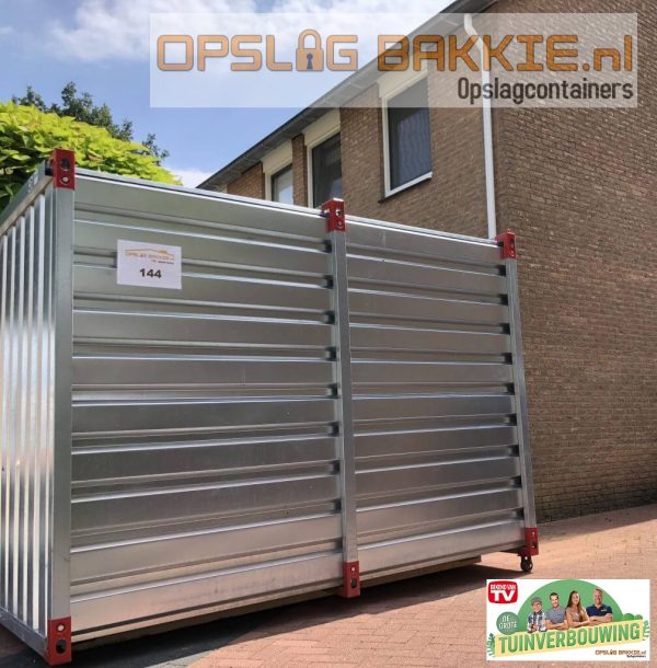 Opslagcontainer voor de deur